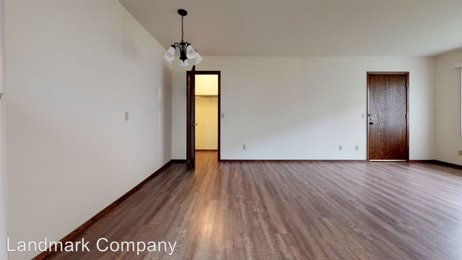 Building Photo - 919 Richard Dr