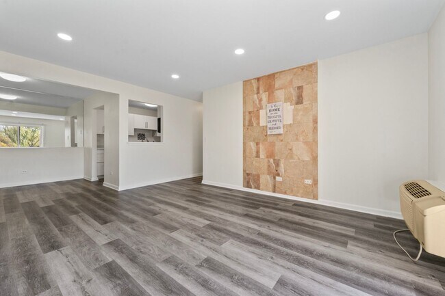 Foto del edificio - Lakeside Villas