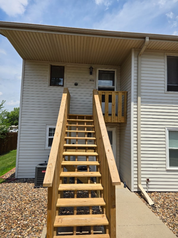 Building Photo - 1923 NW Hickory Ln