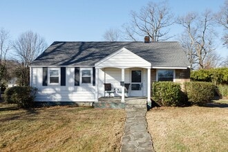 Building Photo - 2418 Vernon Rd