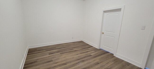 Foto del edificio - 3207 N Wilton Ave