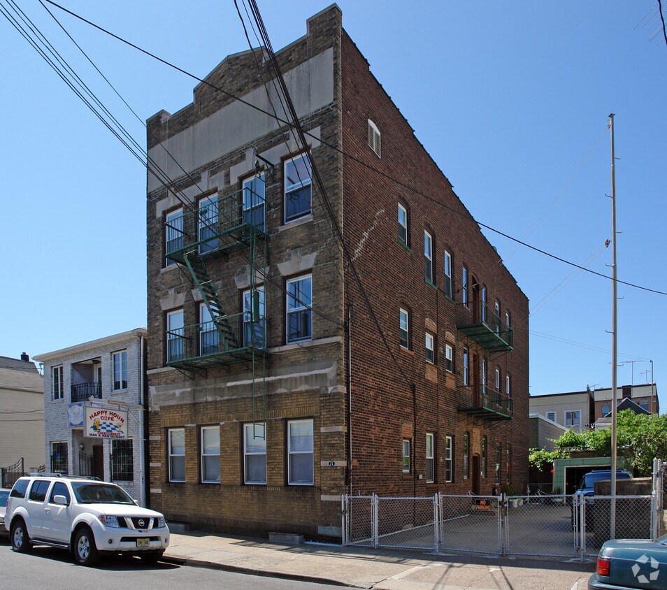 71 Van Buren St, Newark, NJ 07105 Apartments in Newark, NJ