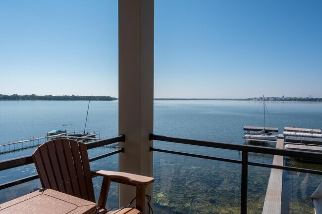 Building Photo - 101 Ferchland Pl