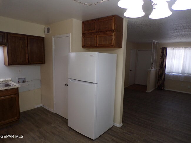 Foto del edificio - 4114 Moonlight Ave