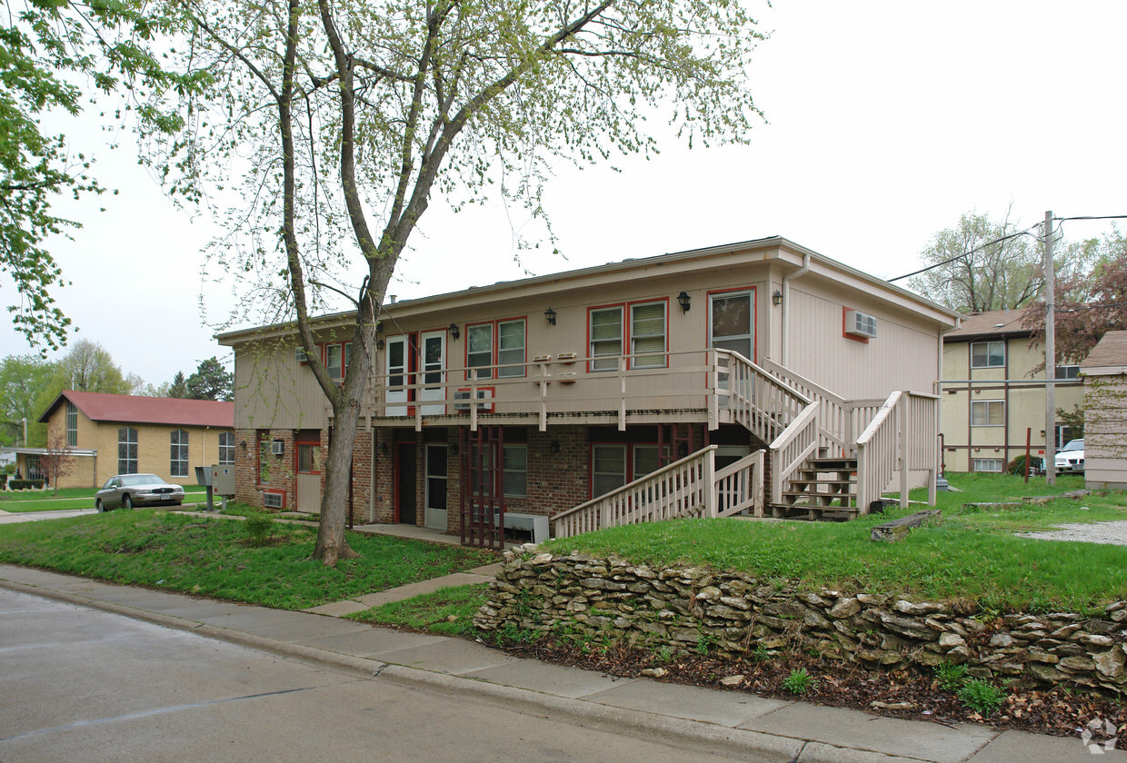 Primary Photo - Willow Wood Apartments