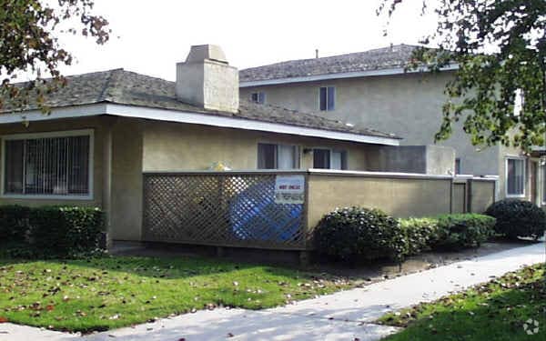 Building Photo - 1240 Isleton Pl