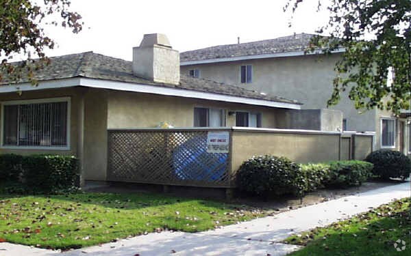 Foto del edificio - 1240 Isleton Pl