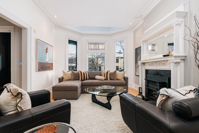 Photo du bâtiment - 134 Roxborough St W