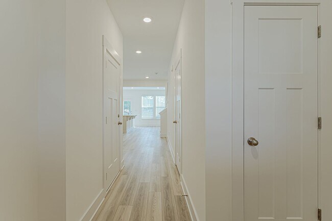 Building Photo - Price Improvement! BRAND NEW Townhome in M...