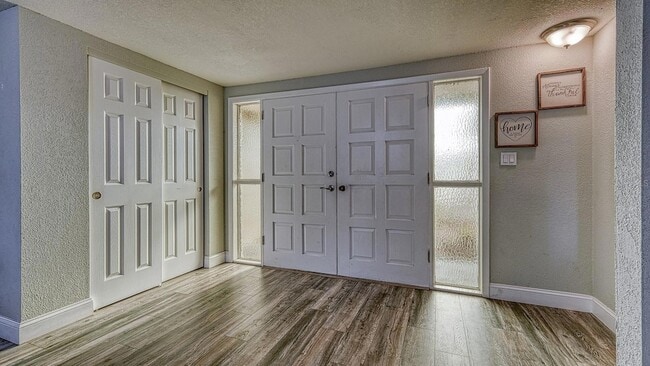 Building Photo - 9206 Gray Fox Ln