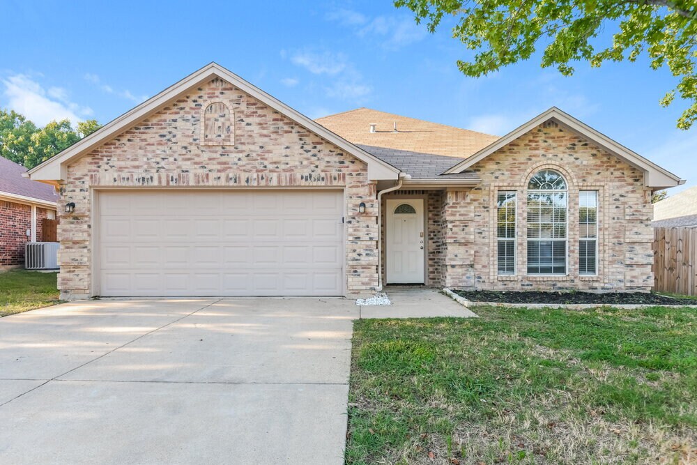 Primary Photo - 1054 Springwood Dr