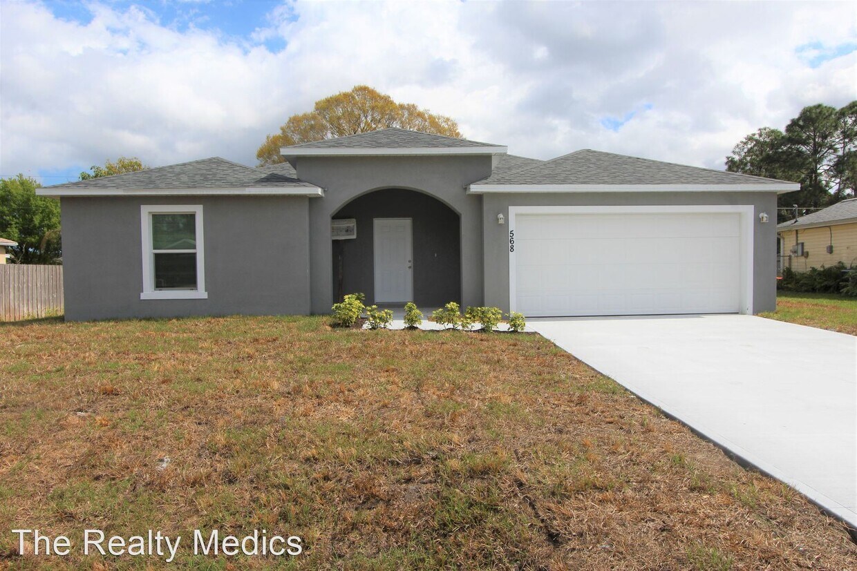 Primary Photo - 4 br, 2 bath House - 568 Americana Blvd NW