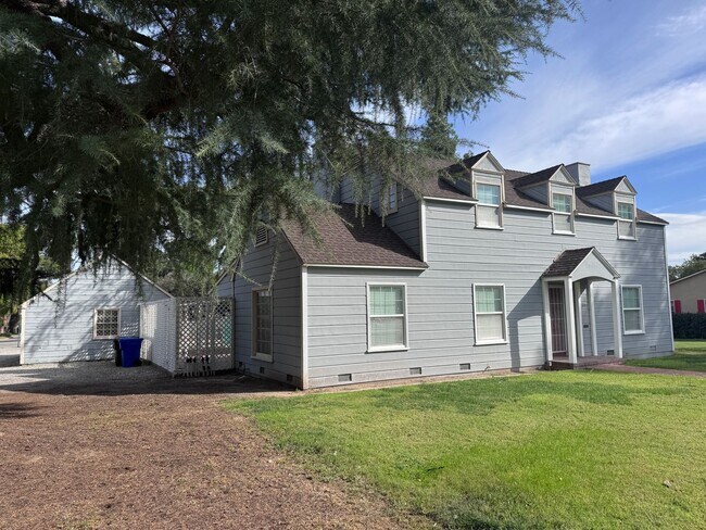 Foto del edificio - Beautiful 2 story 3 bedroom 2 bathroom home