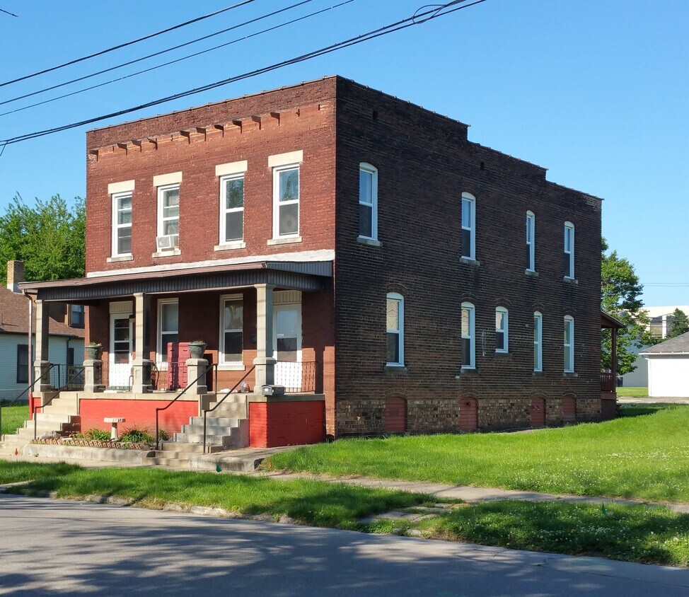 Primary Photo - 215 S 9th St