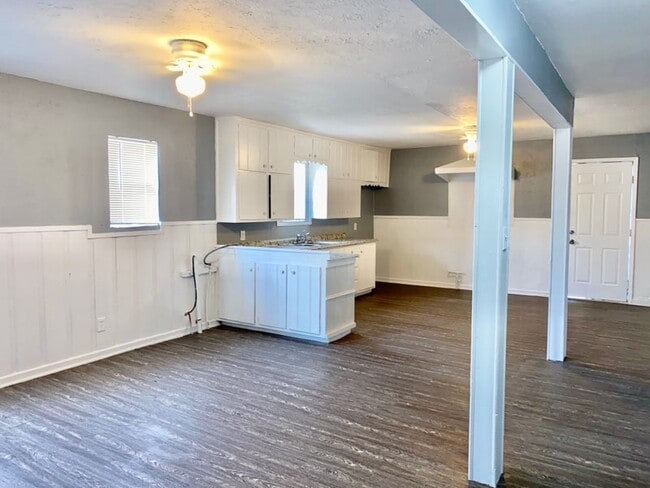 Building Photo - 3113 Teak Ave