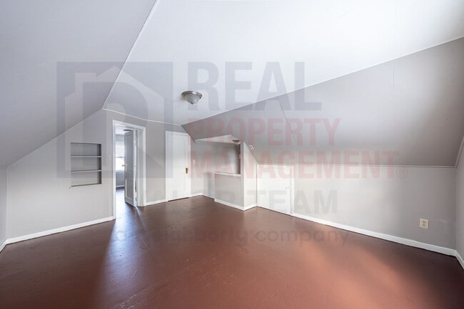 Building Photo - 8107 Goodman Ave