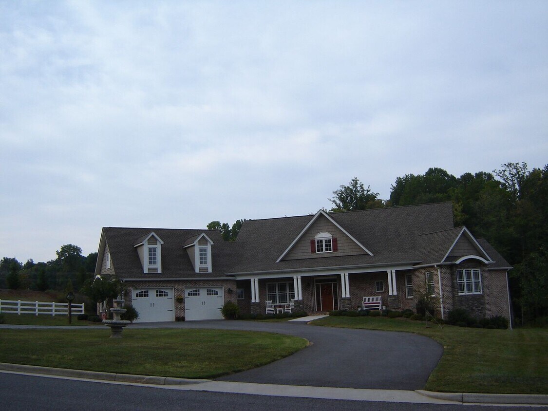 Primary Photo - Jefferson Drive West