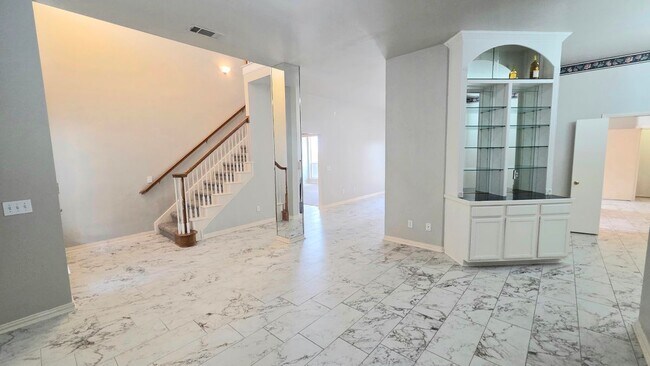 Building Photo - 4101 Pinewood Dr