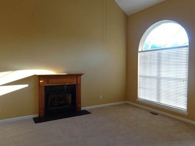 Foto del edificio - 129 Candle Woods Dr