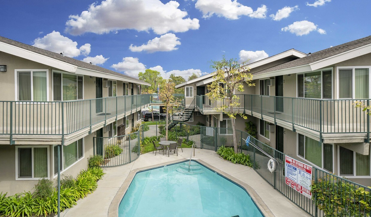 Ridgeway Village Apartments La Habra