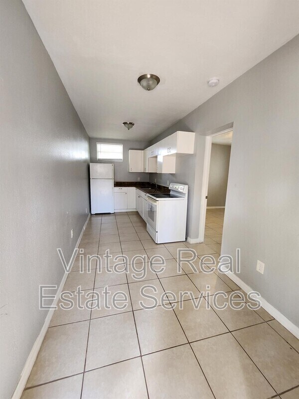 Foto del edificio - 4611 N Hubert Ave