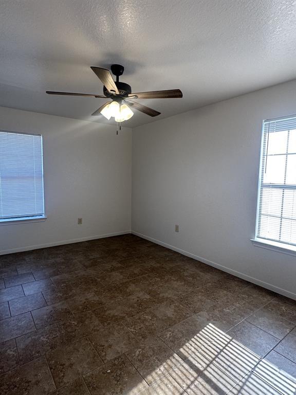 Building Photo - 723 Willowood