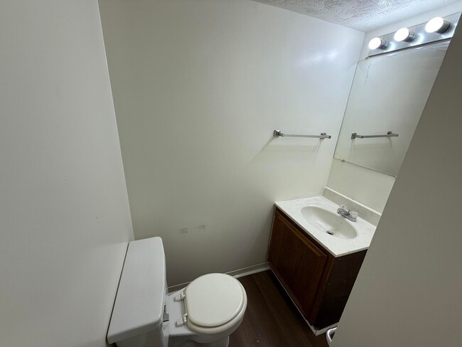 Foto del edificio - 3719 Trent Cir