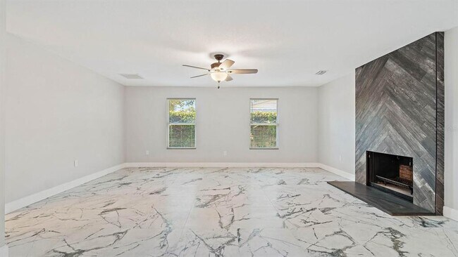 Foto del edificio - 2318 39th Ave N