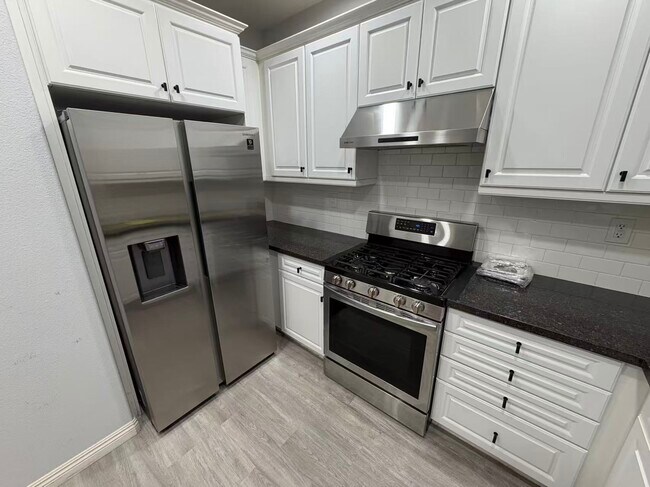 Foto del edificio - 8371 Edgewood St