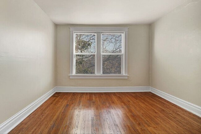 Building Photo - 1369 McCausland Ave