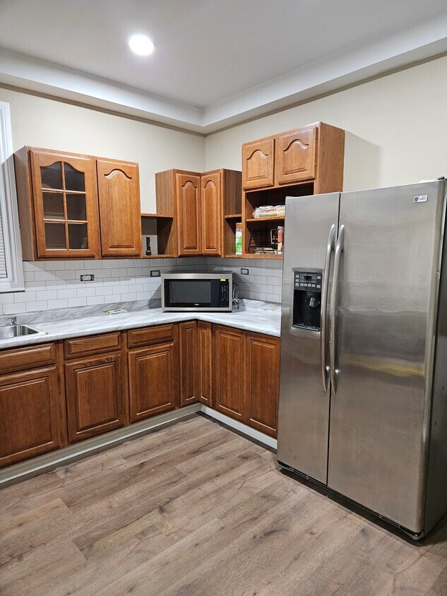 Kitchen - 4827 S Racine Ave