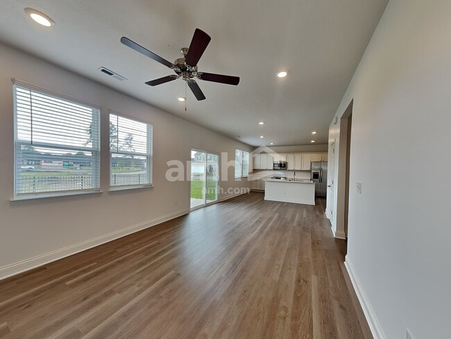 Building Photo - 9045 Lucy Dr