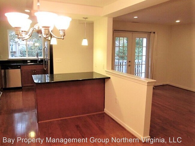 Building Photo - 1 br, 1 bath House - 4063 FOUR MILE RUN DR...