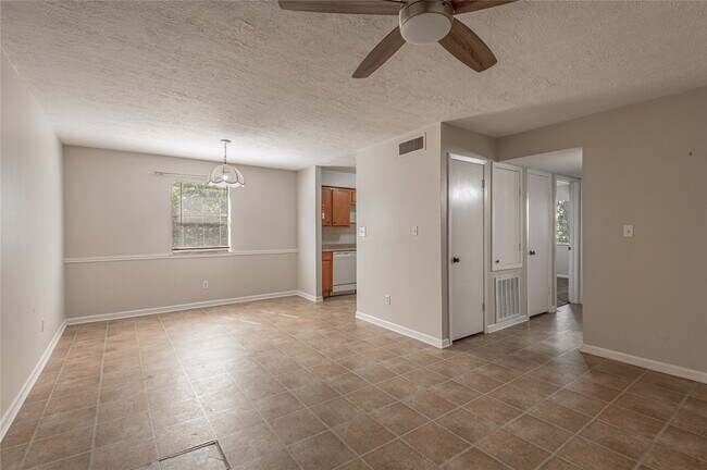 Foto del edificio - 1329 Windsor St