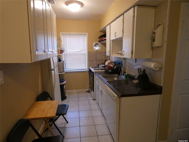 Building Photo - 238-06 Braddock Ave