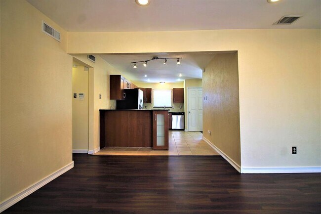 Foto del edificio - 5098 Matilda St