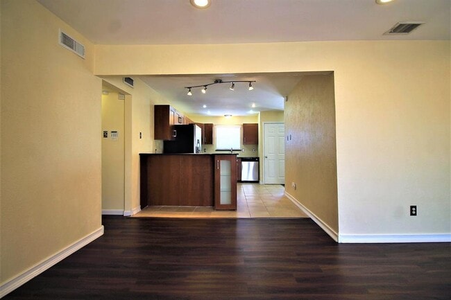 Building Photo - 5098 Matilda St