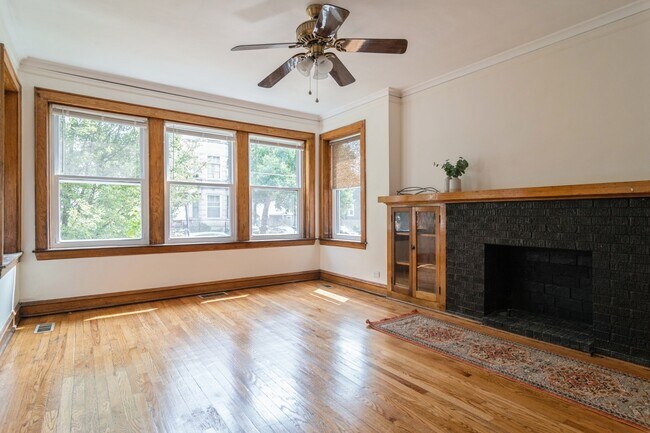 Foto del edificio - 3002 N Troy St