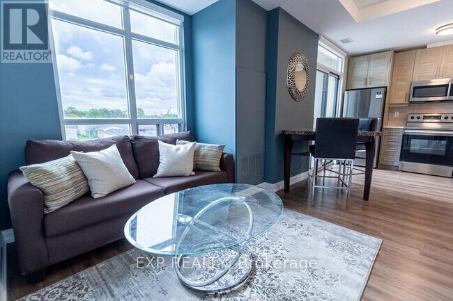 Photo du bâtiment - 6289 McLeod Rd