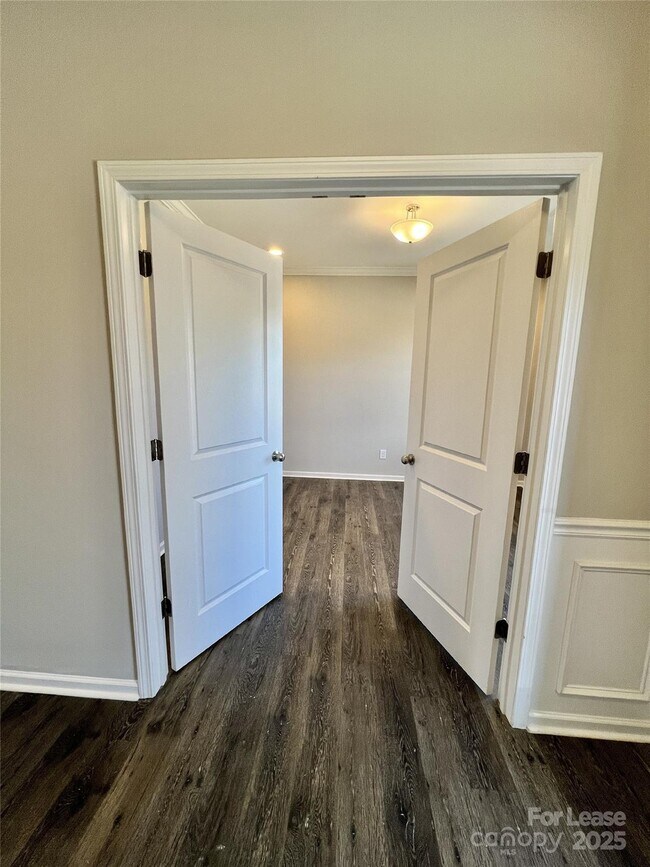 Building Photo - 1006 Creeks Landing Dr