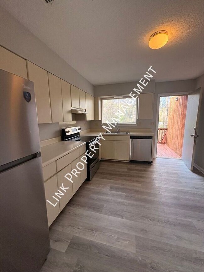 Building Photo - 3403/3405 Gail