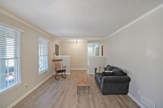 Building Photo - 752 Mountainbrooke Cir