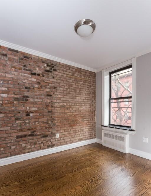 Primary Photo - 420 E 9th St