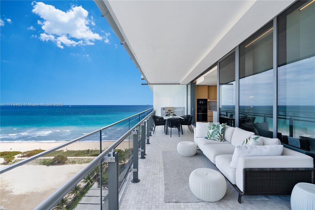 Primary Photo - 8701 Collins Ave