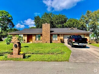 Building Photo - 398 Arapahoe Ln NE