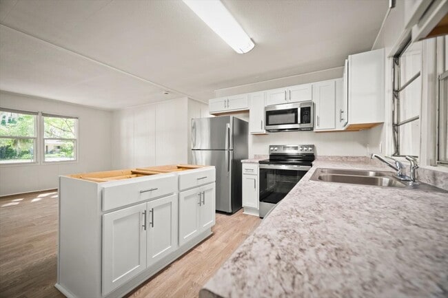 Building Photo - 1194 Harmony Dr S