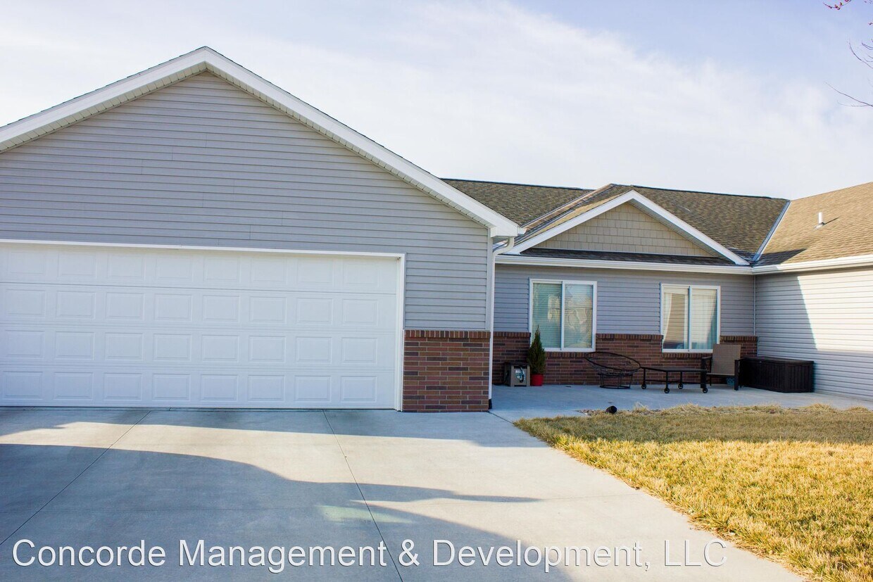 Foto principal - 7821 Mandalay Dr