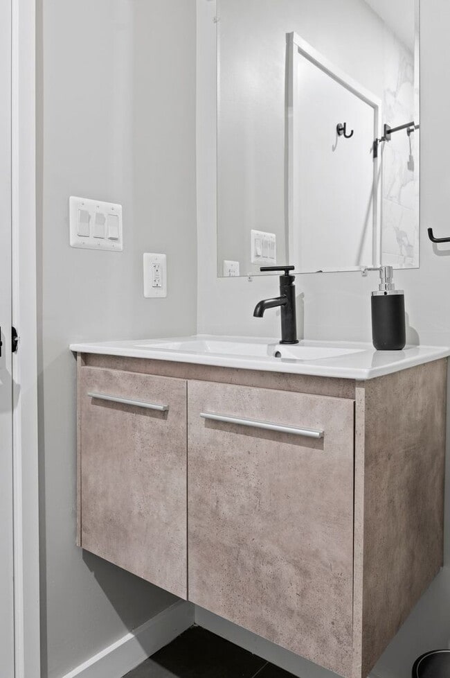 Interior Photo - Euclid CoLiving