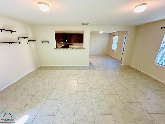 Building Photo - Beautifully maintained Two-Story 3-Bedroom...