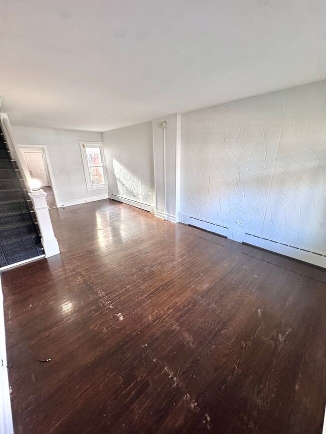 Foto del edificio - FIVE BEDROOM Home